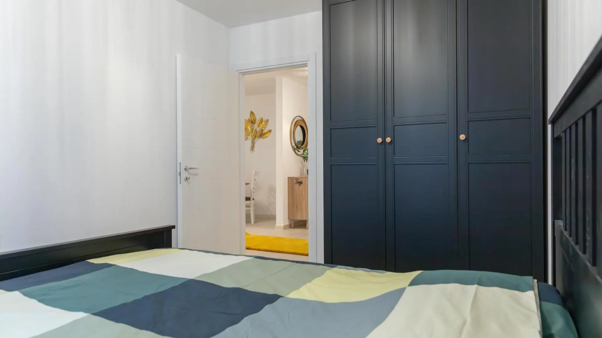 Iyellow Hils Pallady Bucharest Apartment