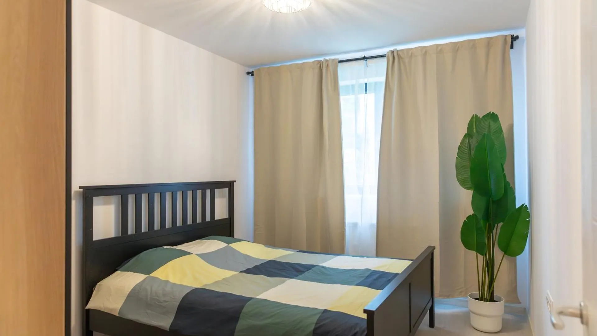 Apartment Iyellow Hils Pallady Bucharest