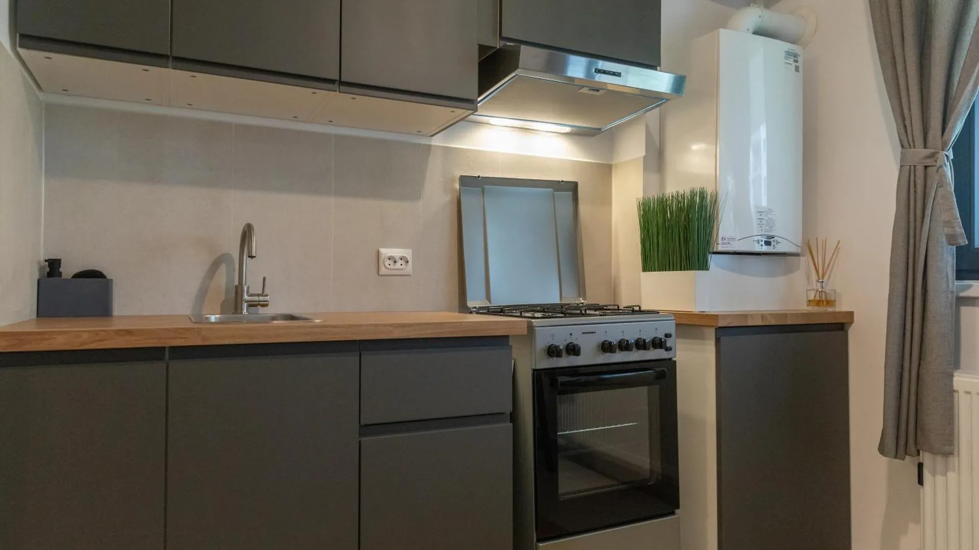 Iyellow Hils Pallady Bucharest Apartment