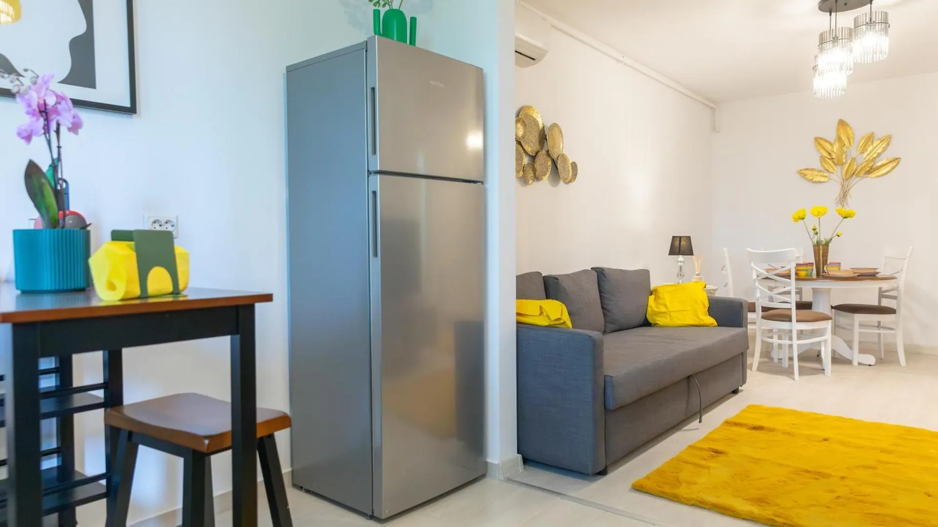 Apartment Iyellow Hils Pallady Bucharest Romania
